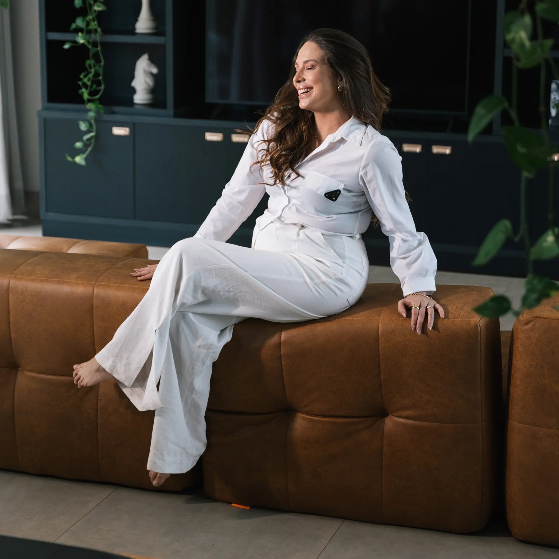 Sofá na Caixa modular 3 lugares Poli-Couro Marrom - 1 Braço com Chaise