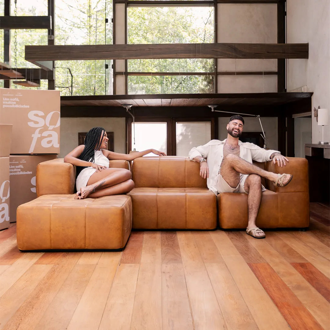 Sofá na Caixa modular 3 lugares Poli-Couro Marrom - 1 Braço com Chaise